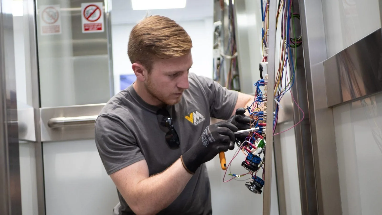 P1318192 Lift Repair and Maintenace - Lift and Escalator Repair and Maintenance London UK