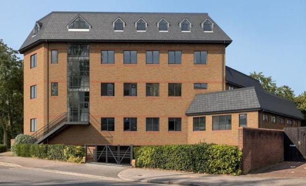 Frays court
