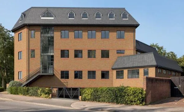 Frays court